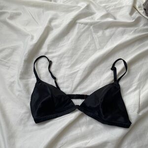 Silky top Elegant Black Triangle Bralette✨🪽XL